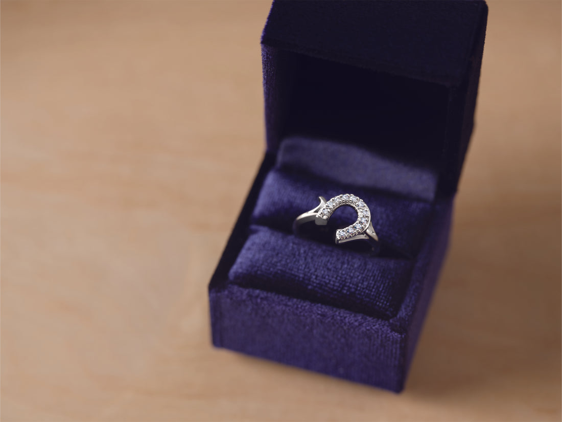  Women Horseshoes Ring