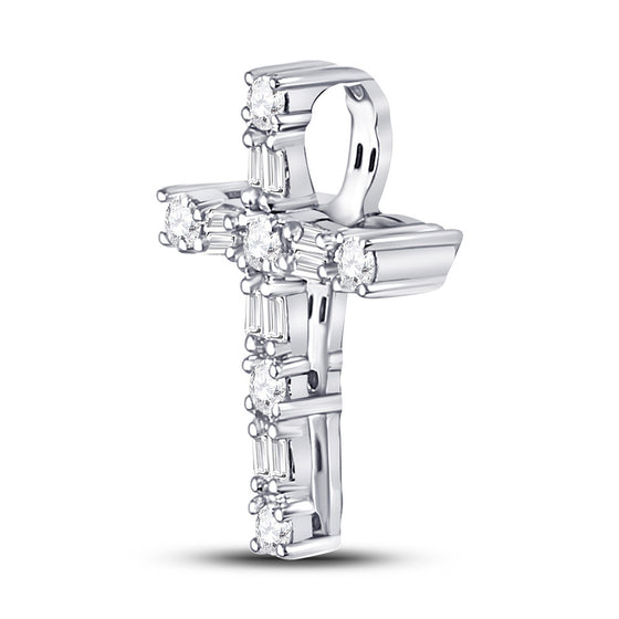 14k White Gold Womens Round Diamond Religious Cross Pendant 1/4 Cttw